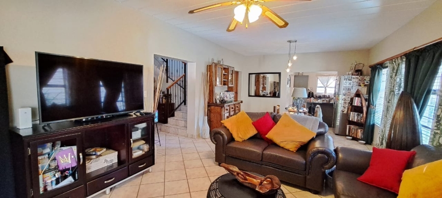 To Let 3 Bedroom Property for Rent in Safari Gardens North West